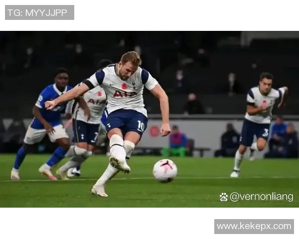 巴黎与曼联精彩对决全场回放重温比赛精彩瞬间与战术分析